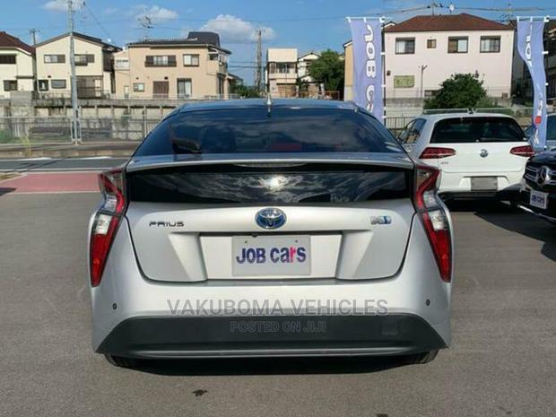 Toyota Prius 2018 Silver