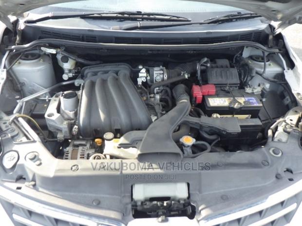 Nissan Tiida 2011 Silver