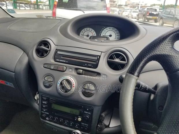 Toyota Vitz 2005