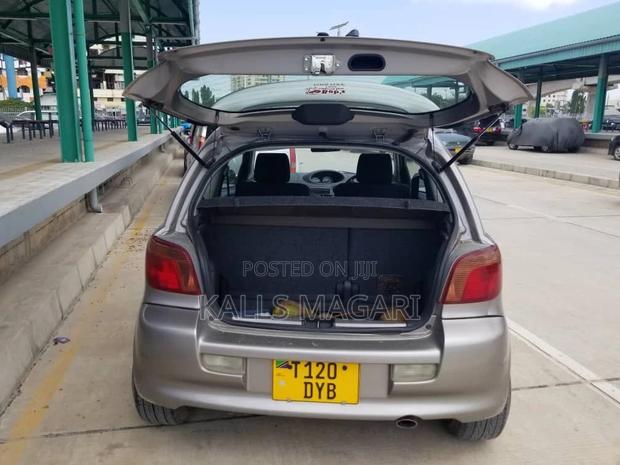 Toyota Vitz 2005