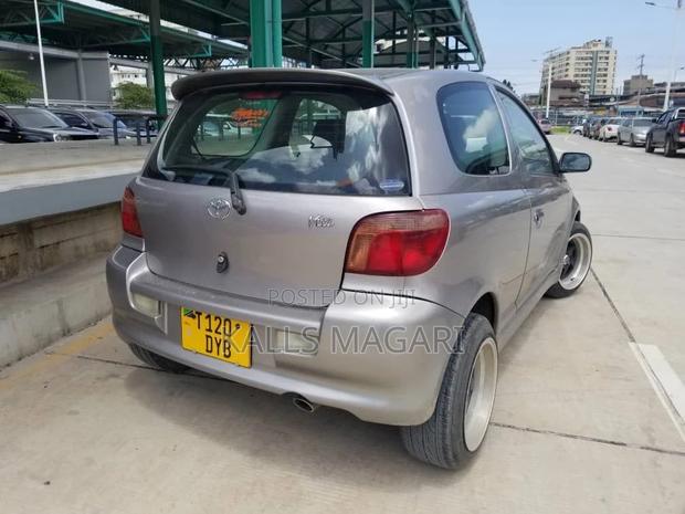 Toyota Vitz 2005