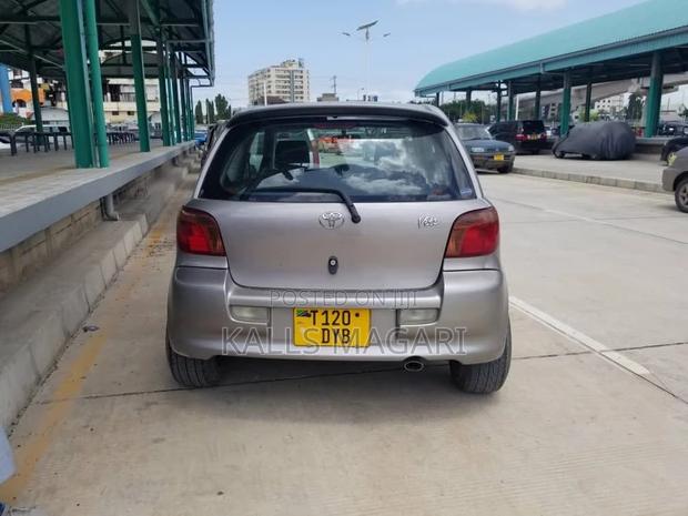 Toyota Vitz 2005