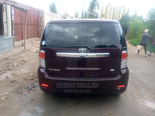 Toyota Corolla Rumion 2010 Hatchback 1.5 FWD Burgandy