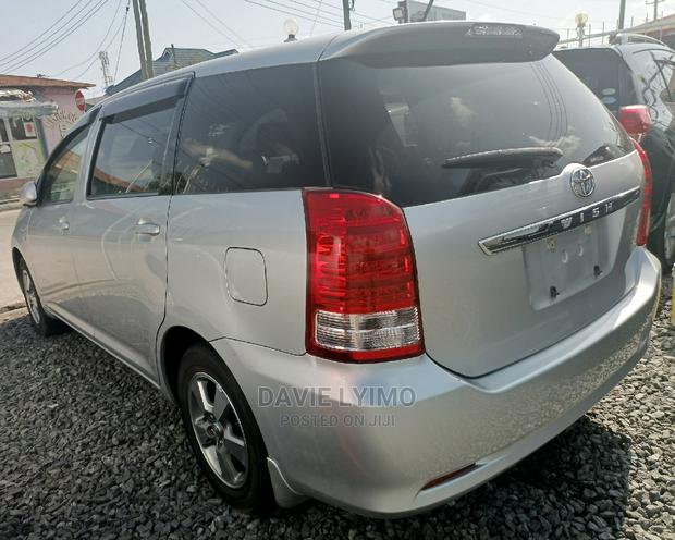 Toyota Wish 2007 Silver