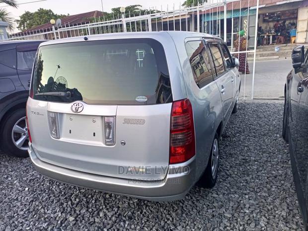 Toyota Succeed 2002 Silver