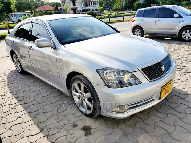 Toyota Crown 2005 Silver