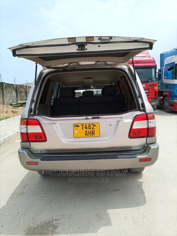 Toyota Land Cruiser 1999 Silver