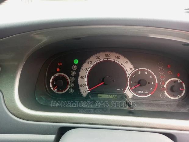 Toyota Noah 2004 White