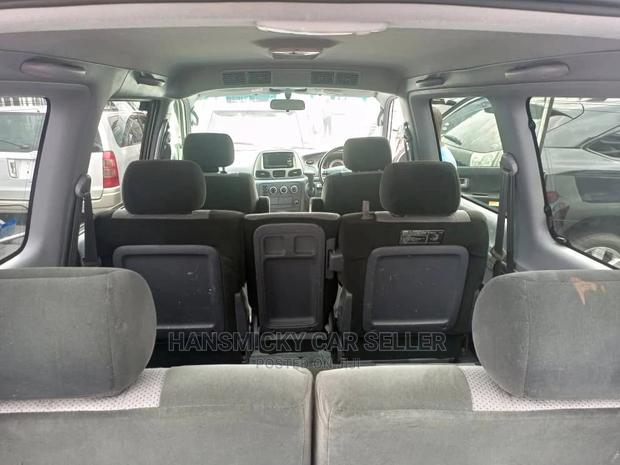 Toyota Noah 2004 White