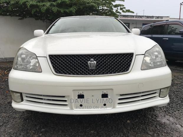 Toyota Crown 2004 White