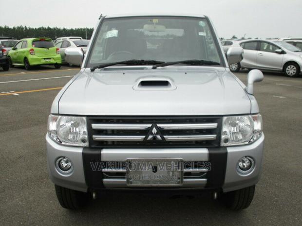 Mitsubishi Pajero 2010 Silver