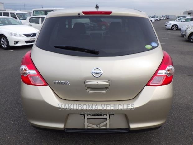 Nissan Tiida 2009 Gold