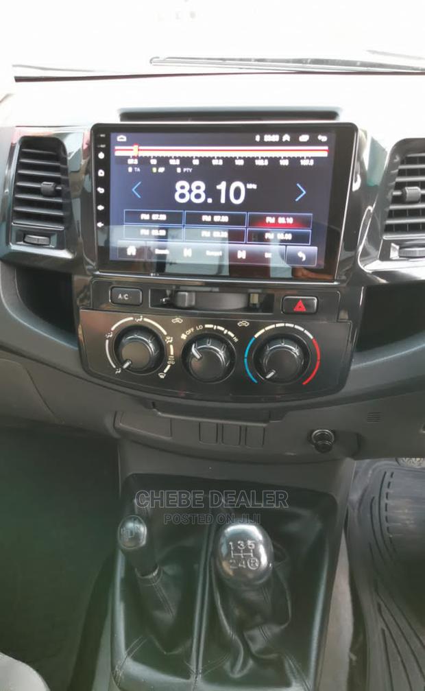 Toyota Hilux 2013 White