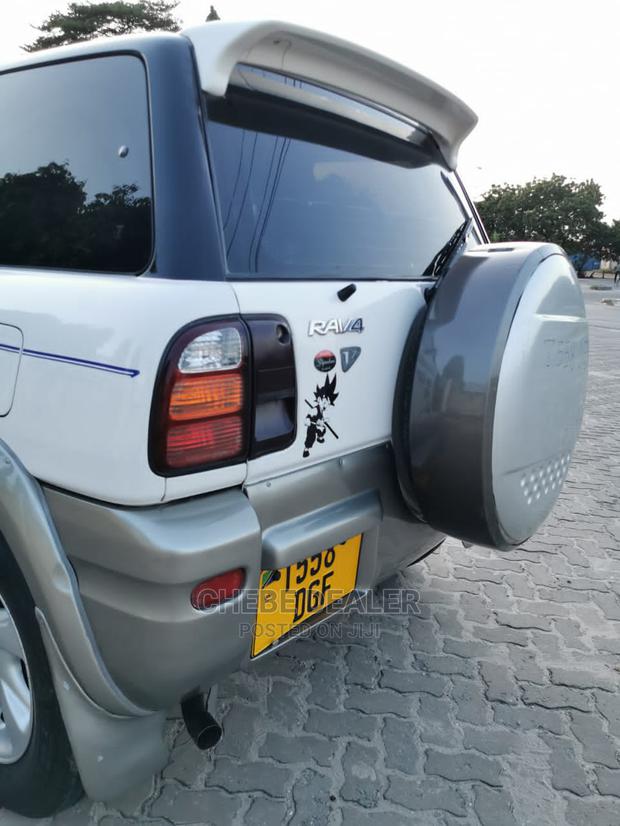 Toyota RAV4 1999 Base FWD White
