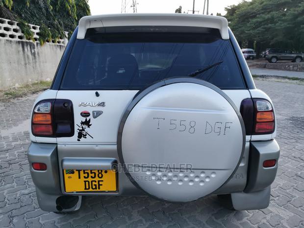 Toyota RAV4 1999 Base FWD White