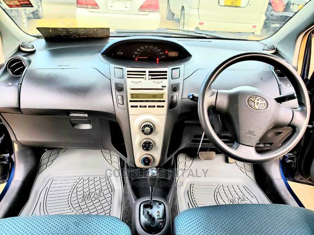 Toyota Vitz 2007 Blue