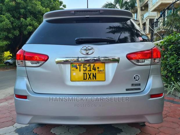 Toyota Wish 2010 Silver