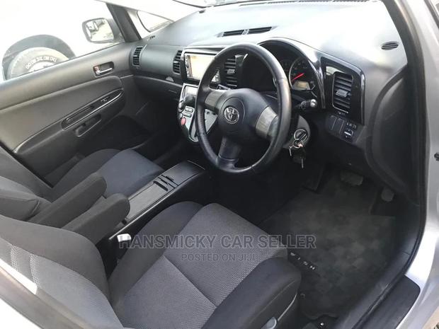 Toyota Wish 2006 Silver