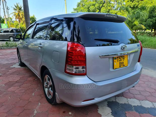 Toyota Wish 2006 Silver