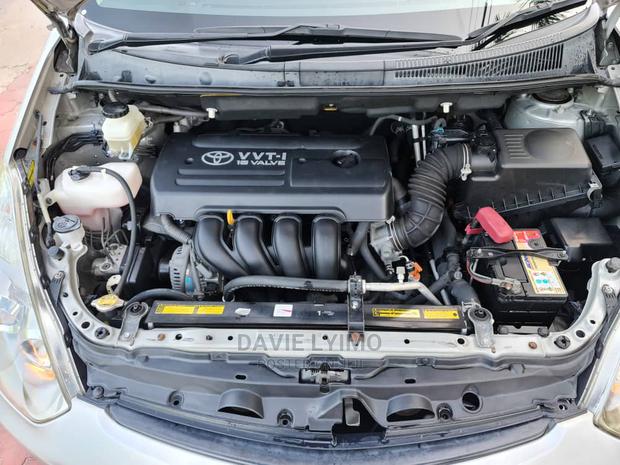 Toyota Wish 2006 Silver