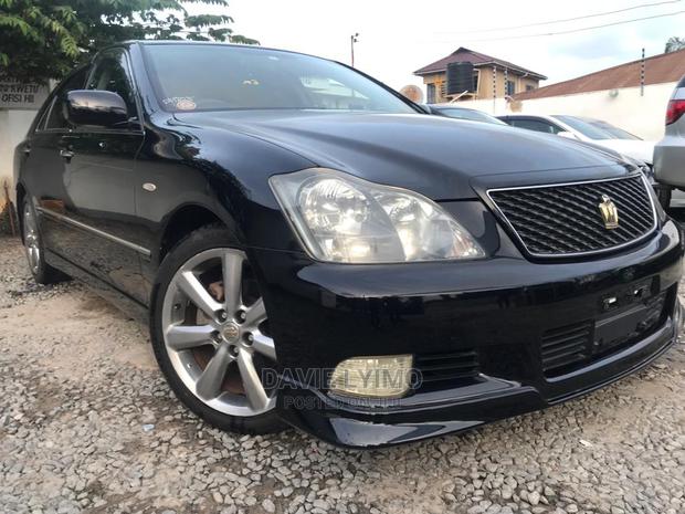 Toyota Crown Royale 2005 Black