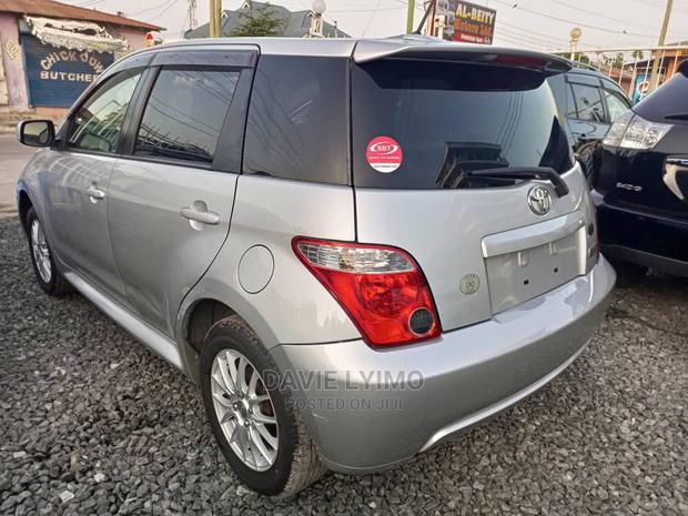 Toyota IST 2006 Silver