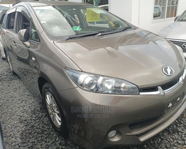 Toyota Wish 2009 Brown
