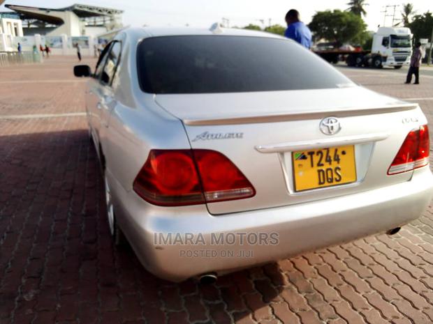 Toyota Crown 2004 Silver