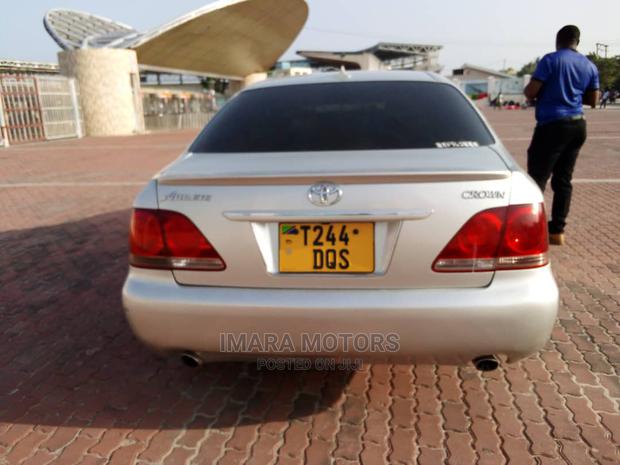Toyota Crown 2004 Silver