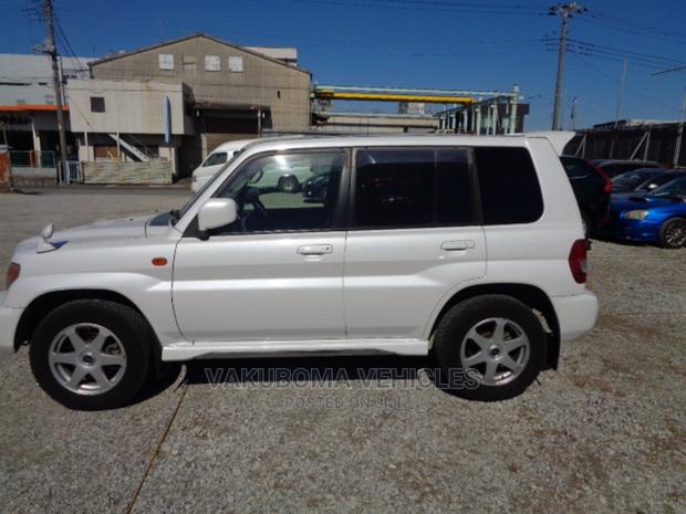 Mitsubishi Pajero IO 2002 Pearl