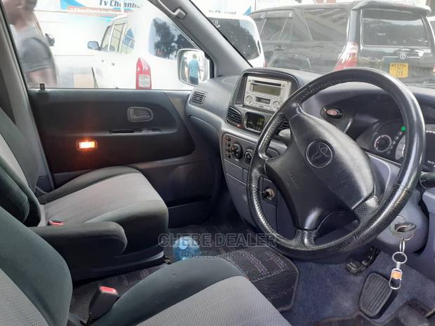 Toyota Noah 2.0 AWD (8 Seater) 2001 Silver
