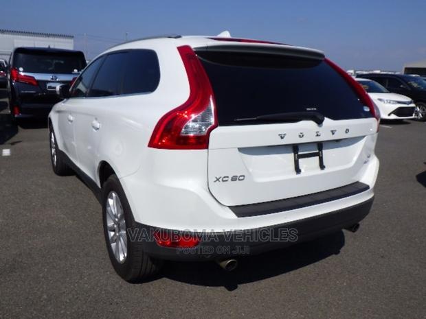 Volvo XC60 2010 Pearl