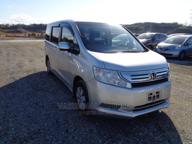 Honda Stepwgn 2009 Silver
