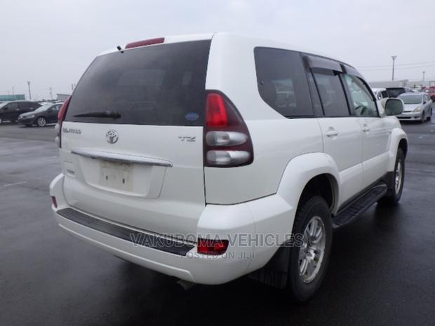 Toyota Land Cruiser Prado 2002 Pearl