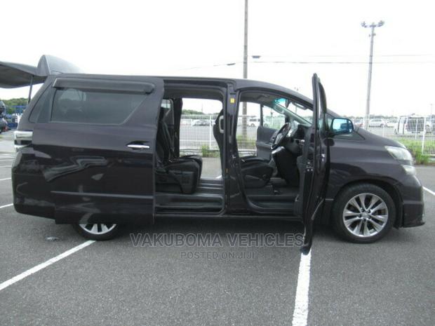 Toyota Vellfire 2011 Black