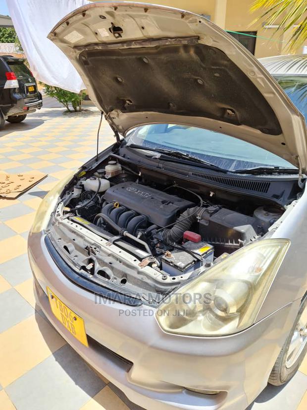 Toyota Wish 2007 Gray