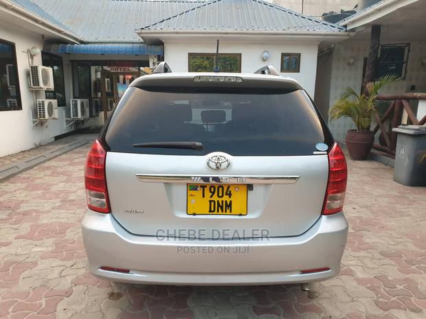 Toyota Wish 2004 Silver