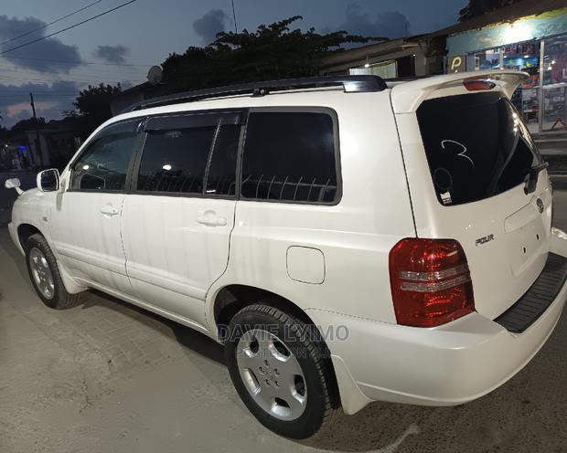 Toyota Kluger 2002 Pearl