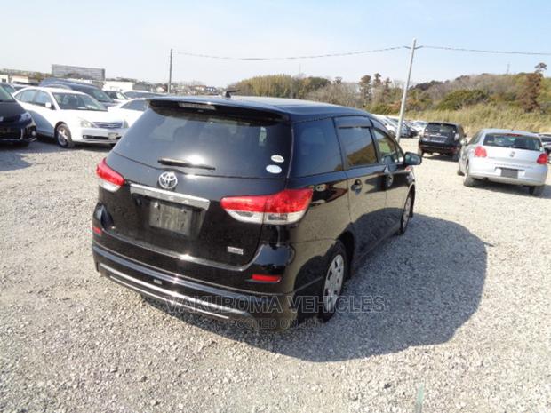 Toyota Wish 2011 Black