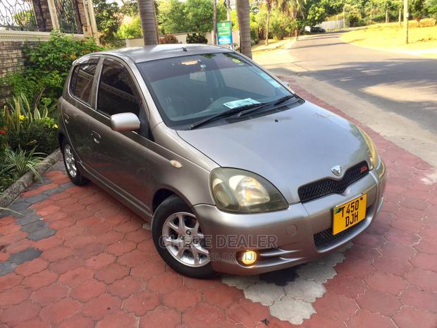 Toyota Vitz 2004 1.3 AWD 3dr Gray