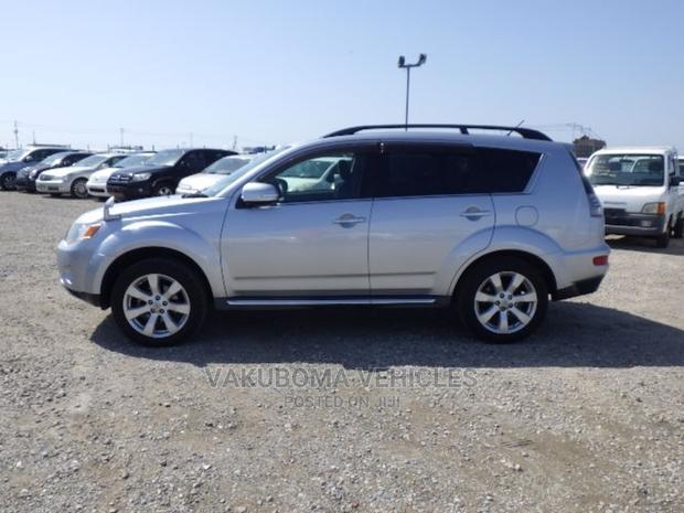 Mitsubishi Outlander 2011 Silver