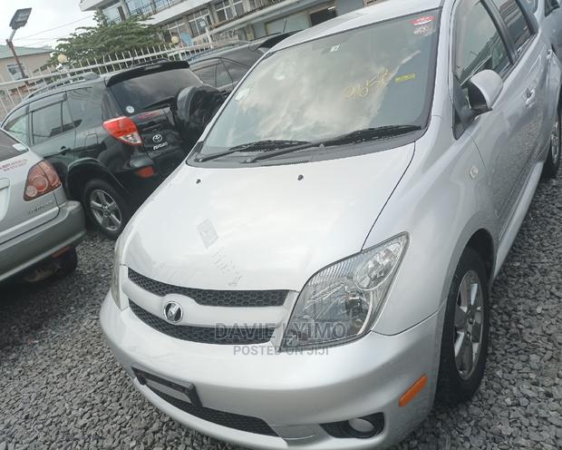Toyota IST 2006 Silver