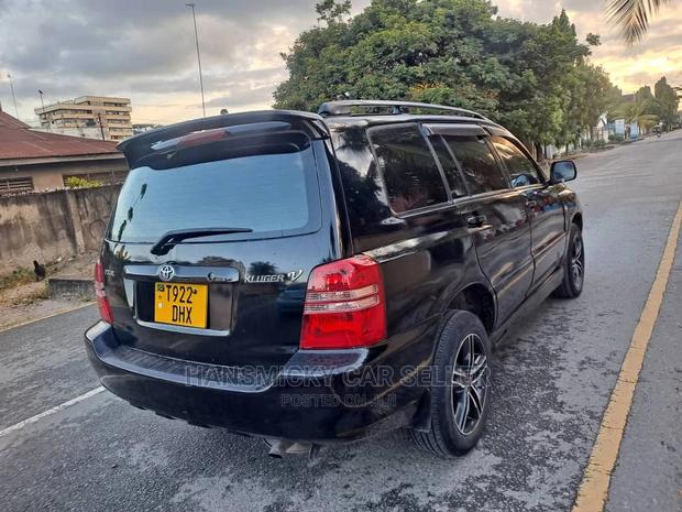 Toyota Kluger 2001 Black