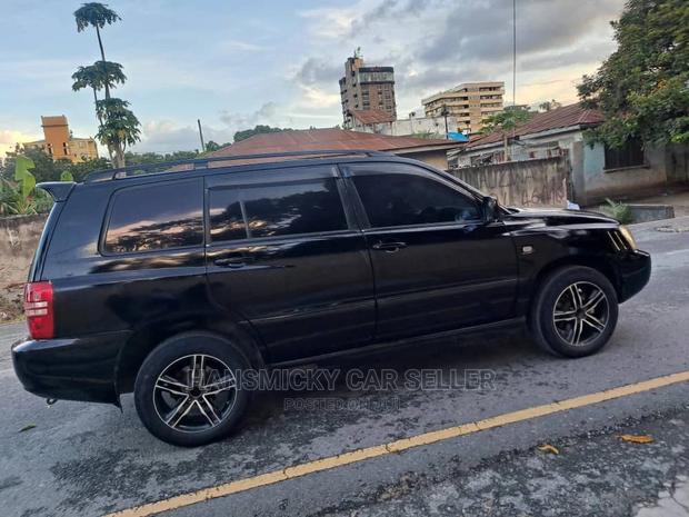 Toyota Kluger 2001 Black