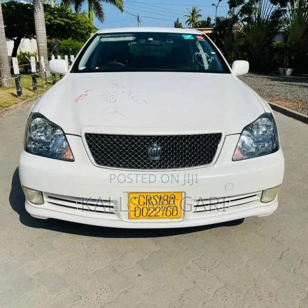 Toyota Crown Royale 2005 White