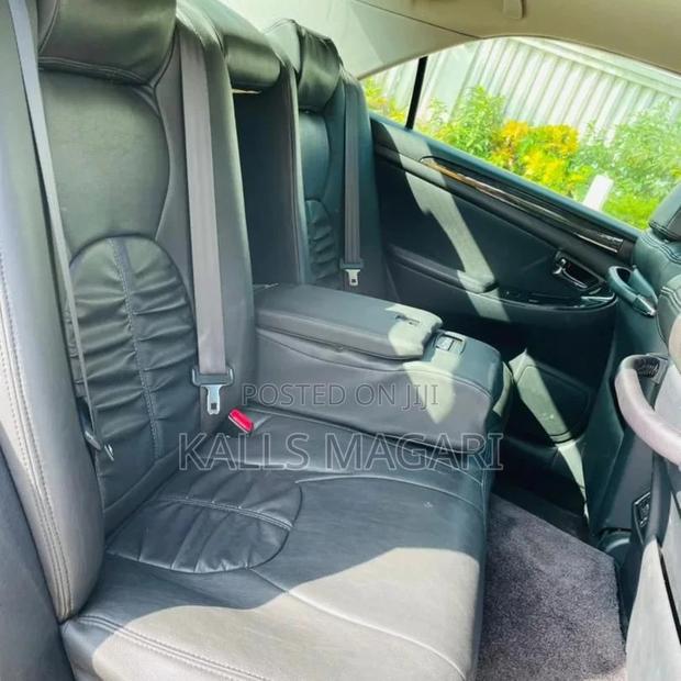 Toyota Crown Royale 2005 White