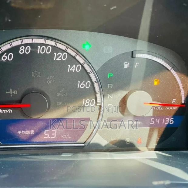 Toyota Crown Royale 2005 White