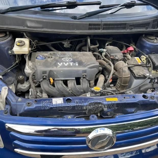 Toyota Raum 2005 Blue