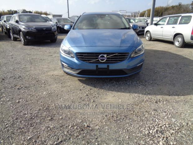 Volvo V60 2015 Blue