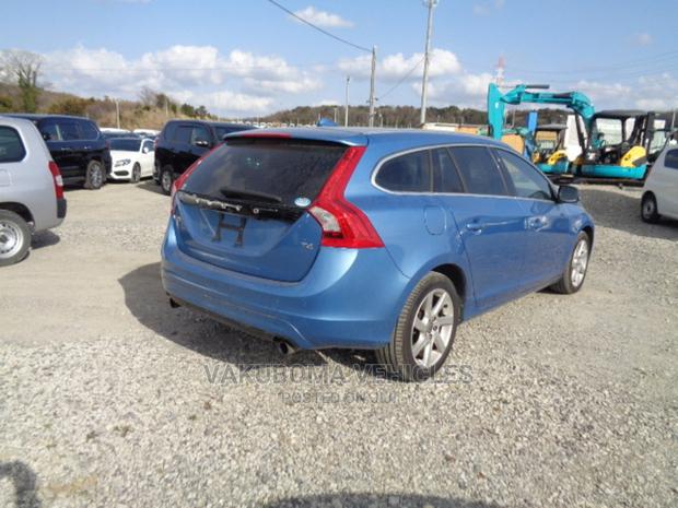 Volvo V60 2015 Blue